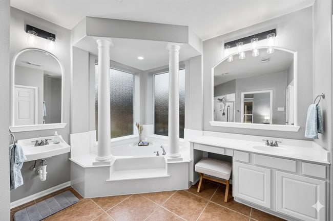 Photo - 10822 Cornwall Ln House