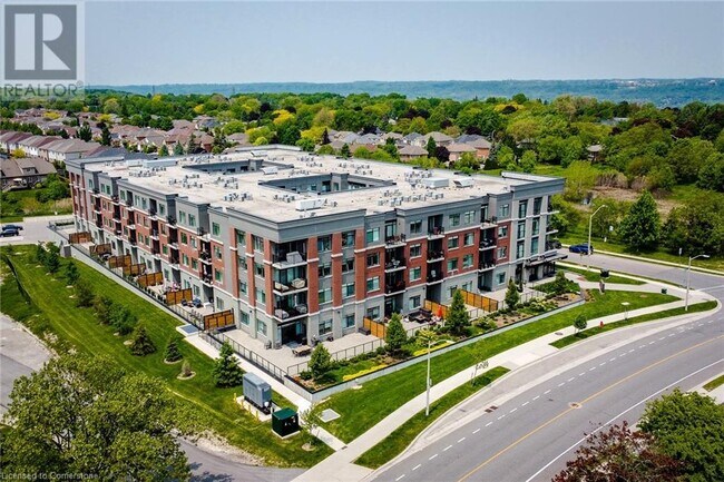 Building Photo - 1 Redfern Ave