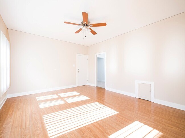 Foto del interior - 5225 De Longpre Ave