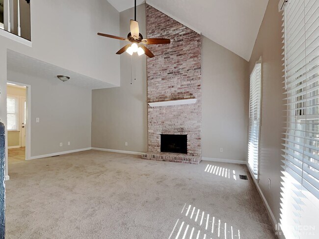 Foto del edificio - 1130 Green Meadow Ct NW