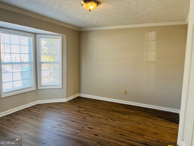 Building Photo - 1522 Paces Ferry N Dr SE