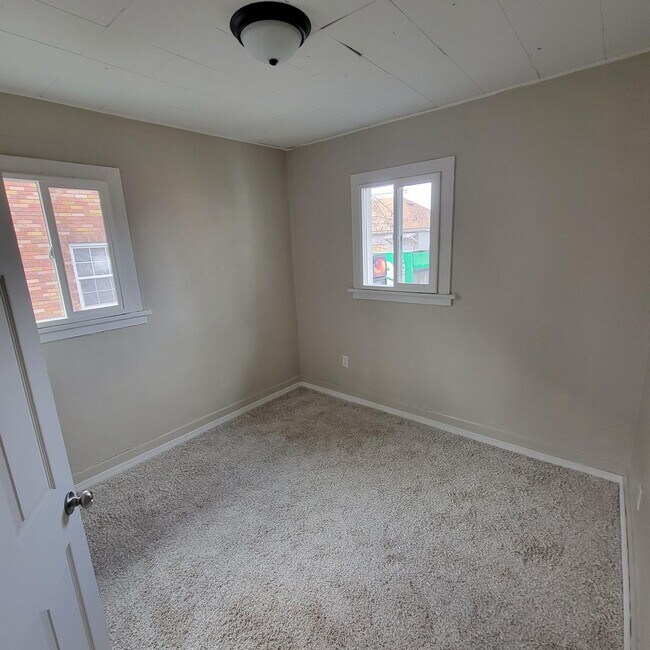 Building Photo - Garland area charmer 2 bed 1 bath