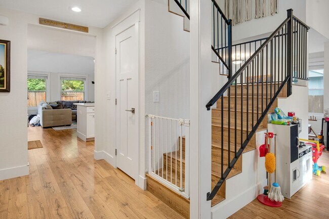 Foto del edificio - Beautiful 4-Bed, 3-Bath Southeast Boise Ho...