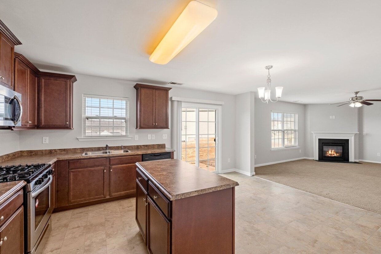 Photo - 200 Willow Grove Way