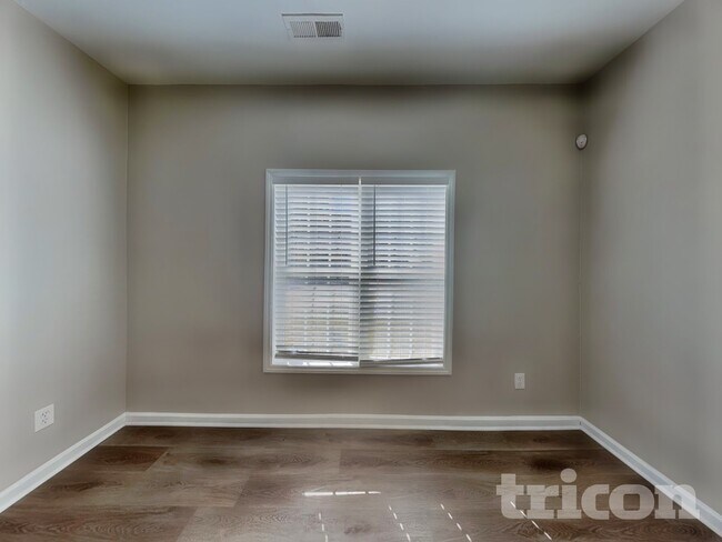 Foto del edificio - 5513 Landreaux Dr