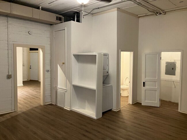 Foto del edificio - 111 N Spring St