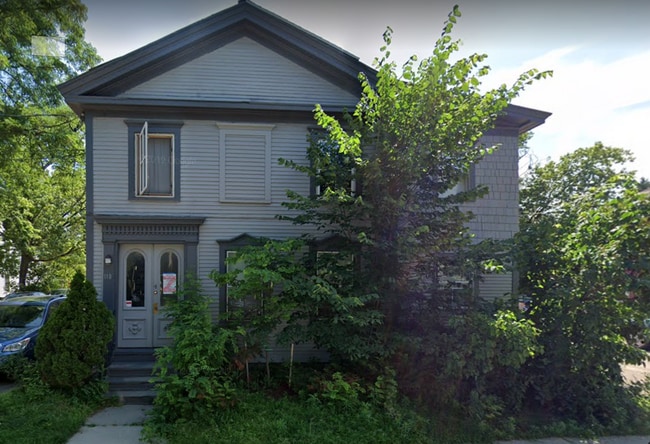 A few blocks from downtown. Off-street parking for all tenants. Free laundry. Compost service. - 110 N Union St