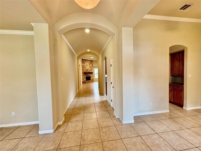 Building Photo - 15210 Falcon Dr
