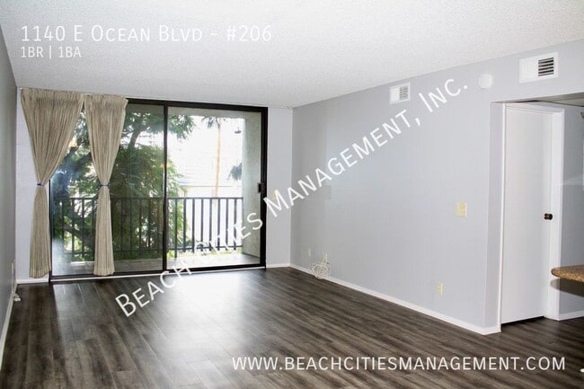 Building Photo - One Bedroom Condo with plenty of Community...