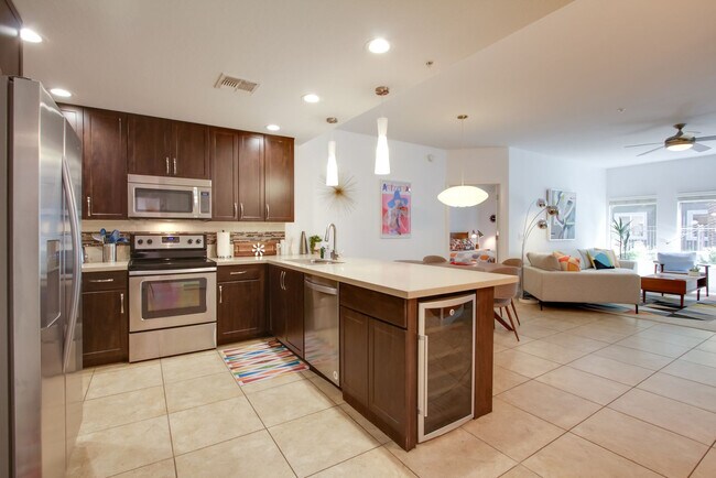 Foto del edificio - 5350 E Deer Valley Dr