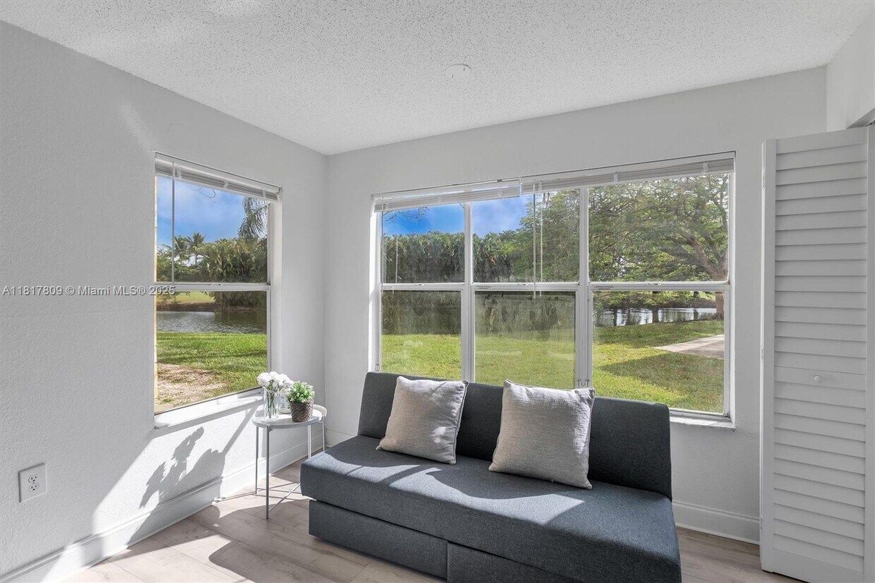 Foto principal - 12980 Vista Isles Dr