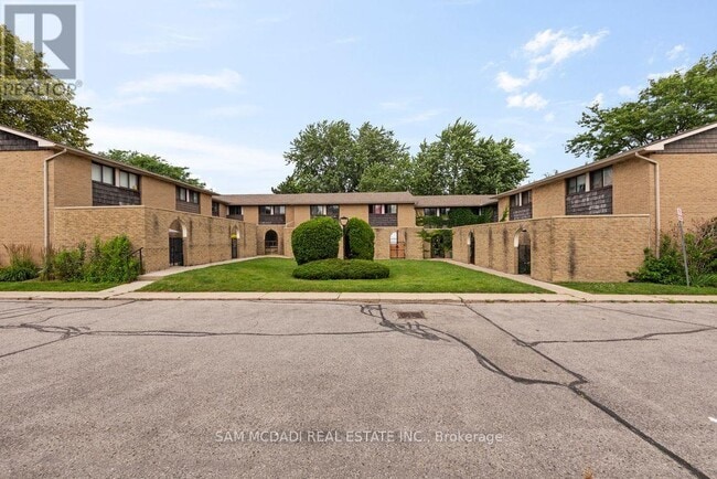 Building Photo - 500-500 Southdale Rd E