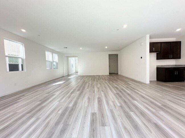 Foto del edificio - Beautiful BRAND NEW house