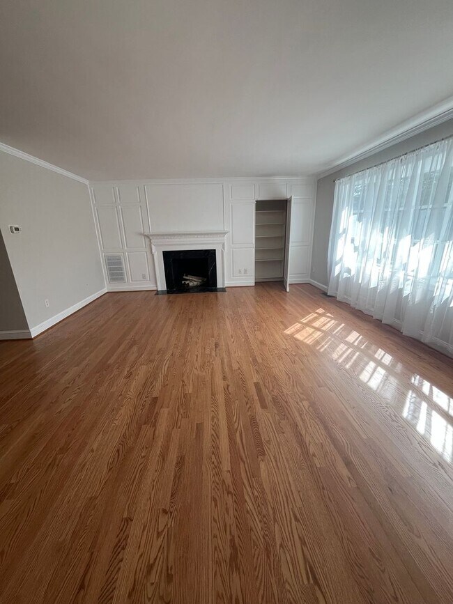 Foto del edificio - 1717 Belle Haven Rd