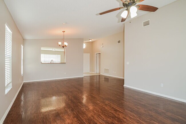 Foto del edificio - 105 Rock Springs Ct