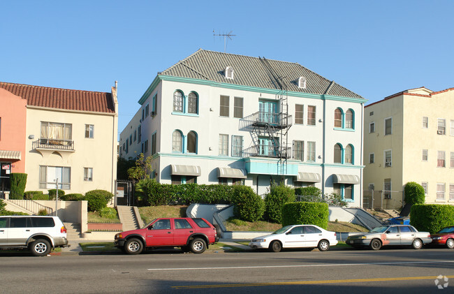 Foto del edificio - 349 S Rampart Blvd