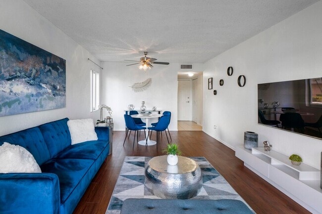 Living and dining area - Windsor Forest