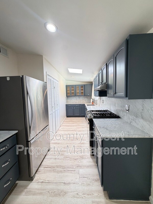 Building Photo - 74069 Velardo Dr