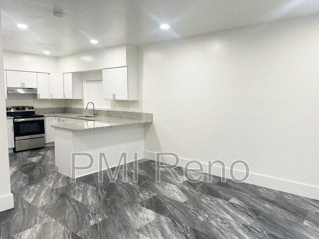 Foto del edificio - 778 Forest St