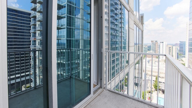Building Photo - Skyhouse South