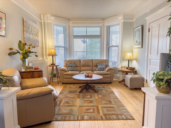 Foto del edificio - 909 E 5th St