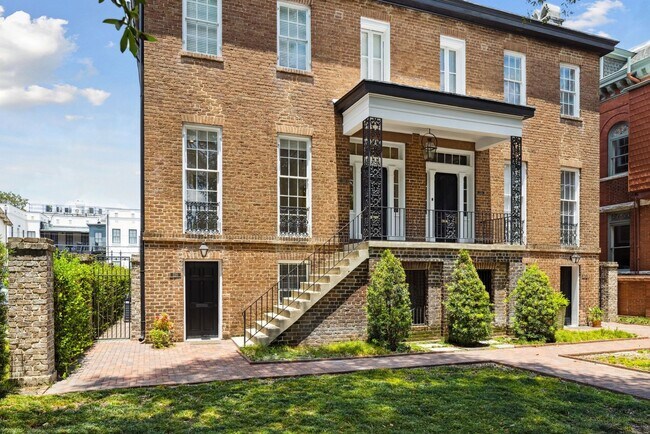 Foto del edificio - Historic One Bedroom Apartment in Downtown Savannah