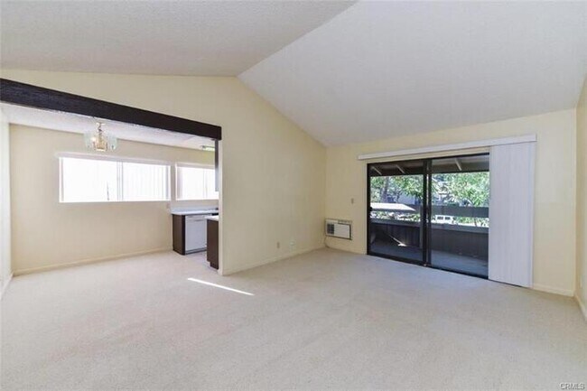 Building Photo - 222 Springview