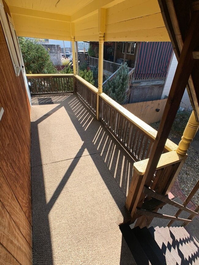 Building Photo - Cozy 1-Bedroom House With Garage!!