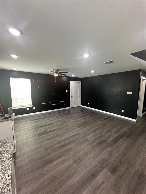 Building Photo - 7802 Crestview Dr