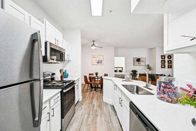 Foto del edificio - Stone Cliff Apartments