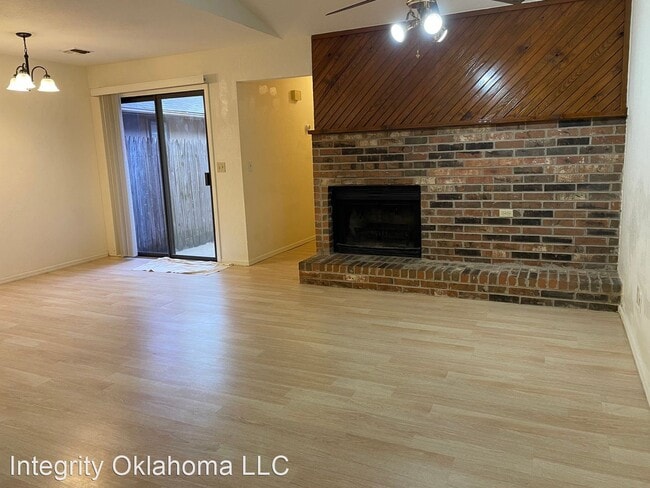 Building Photo - 2 br, 2 bath House - 8109 NW 23rd