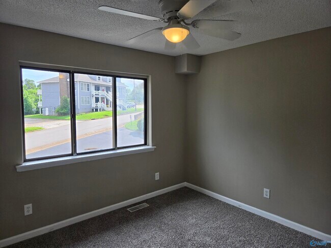 Building Photo - 2225 Golf Rd SW