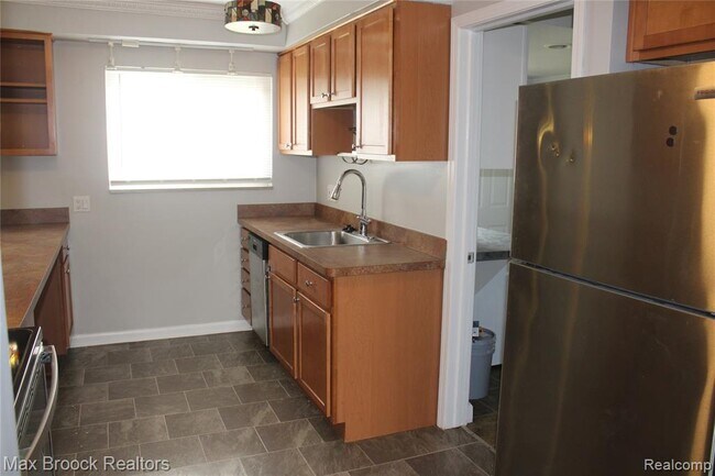 Foto del edificio - 2500 Normandy Rd