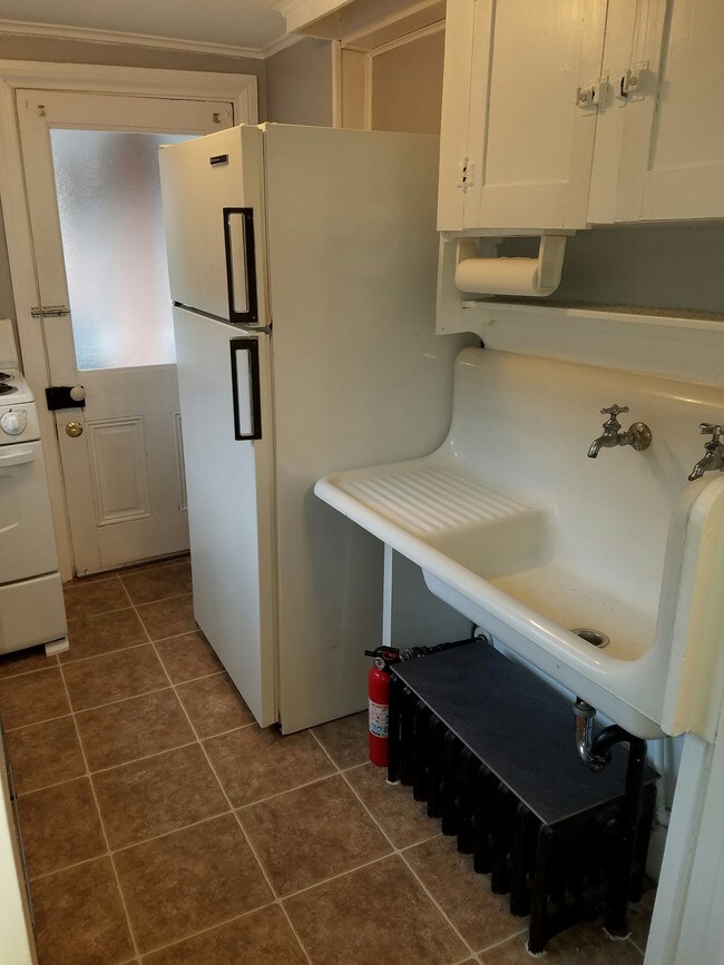 Kitchen - 152 S West St
