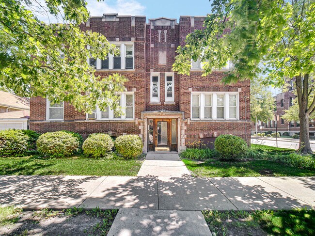 Building Photo - 7757 S Throop St