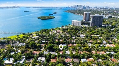 Building Photo - 911 NE 72nd Terrace