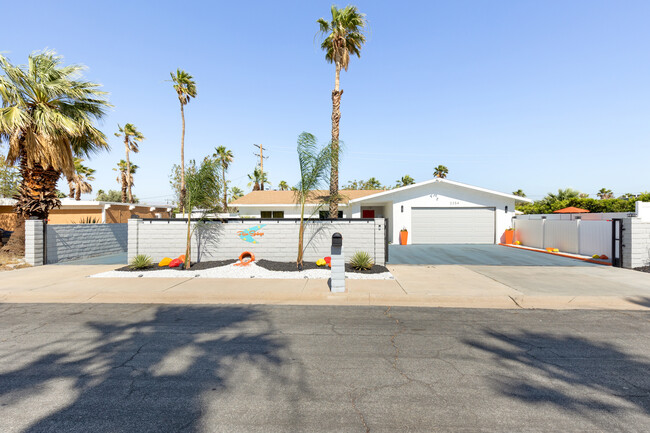 Building Photo - 2354 Nicola Rd W