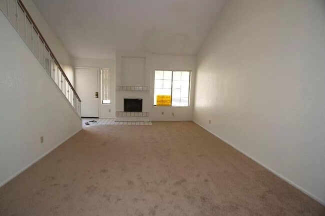 Photo - Tempe 3/2 right across the lake from ASU Apartment