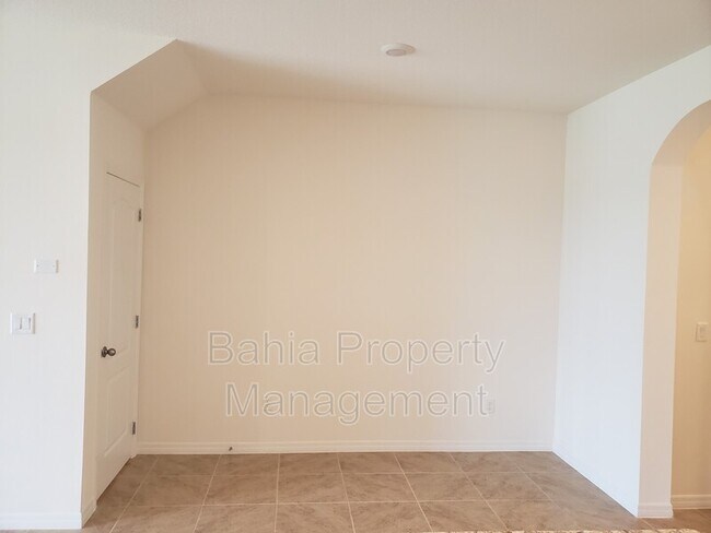 Building Photo - 1081 Blue Jay Dr