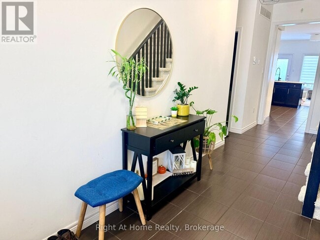 Building Photo - 23 Mussen St