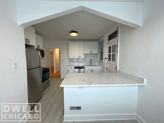 Foto del edificio - 5800 N Richmond St