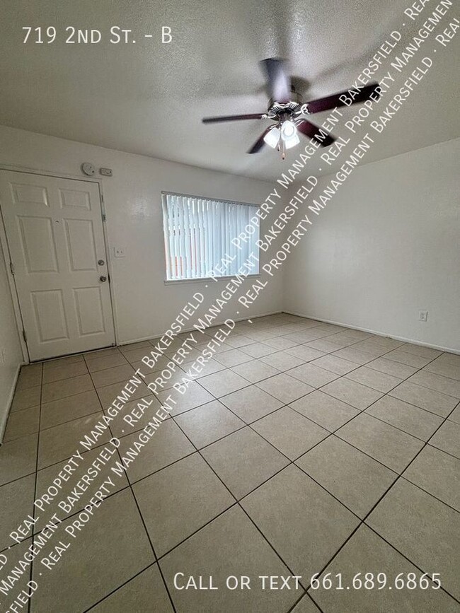 Building Photo - 719 2nd St Unit B. - $200 OFF FIRST MONTH'...