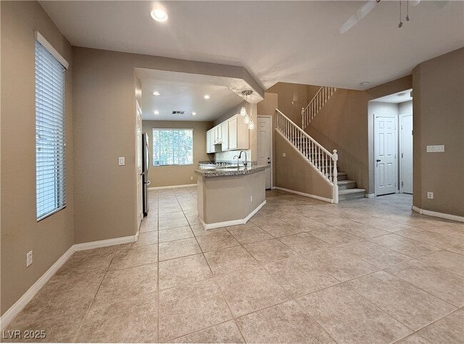 Building Photo - 7673 French Springs st'