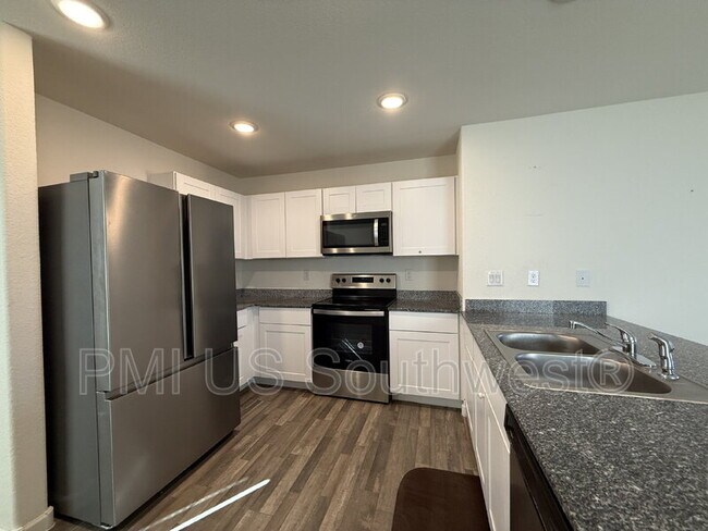 Foto del edificio - 2430 River Valley Cir