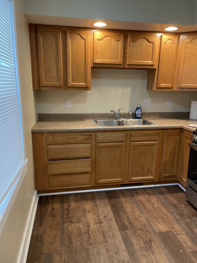 Kitchen - 2837 Scott Ave