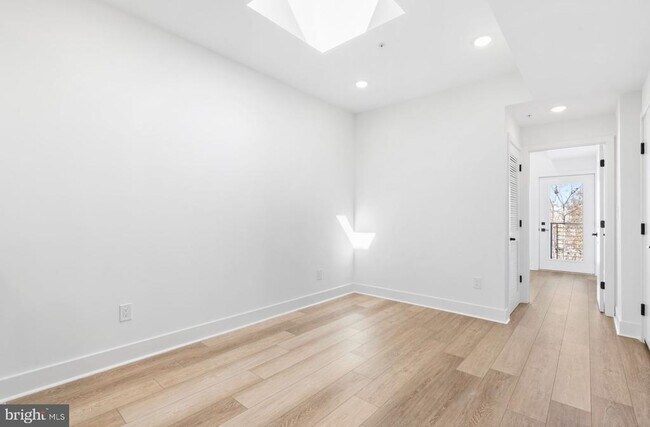 Foto del edificio - 5034 Florence Ave