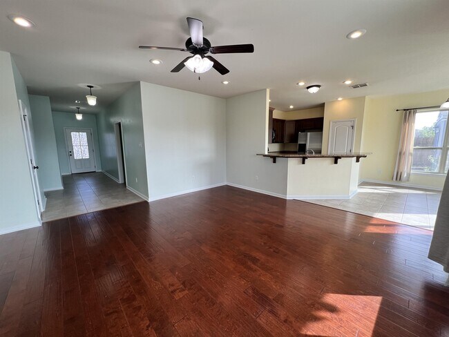 Building Photo - 13896 Ponderosa Dr