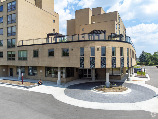 Building Photo - Mackenzie Square