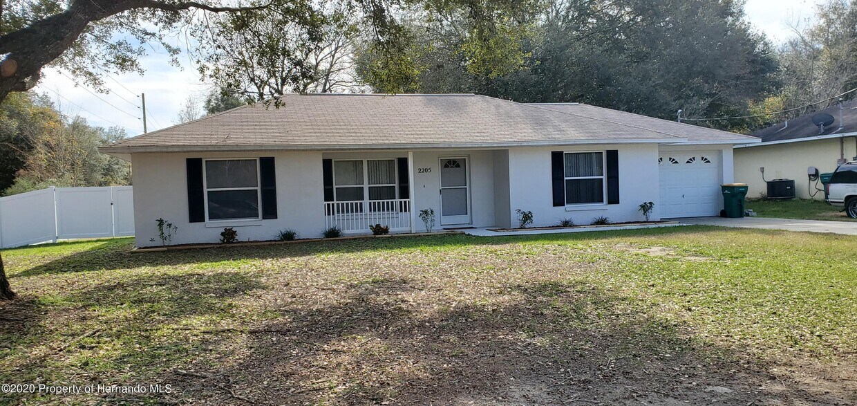 Foto principal - 2205 Bluegrass St