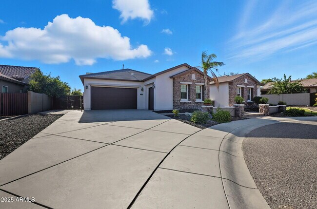 Foto del edificio - 25914 N 49th Ln